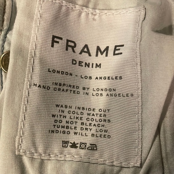 FRAME
Le Skinny de Jeanne Jeans - Picture 5 of 6